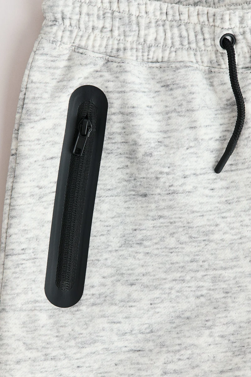 اتش اند ام شورت رياضي بطول الركبة